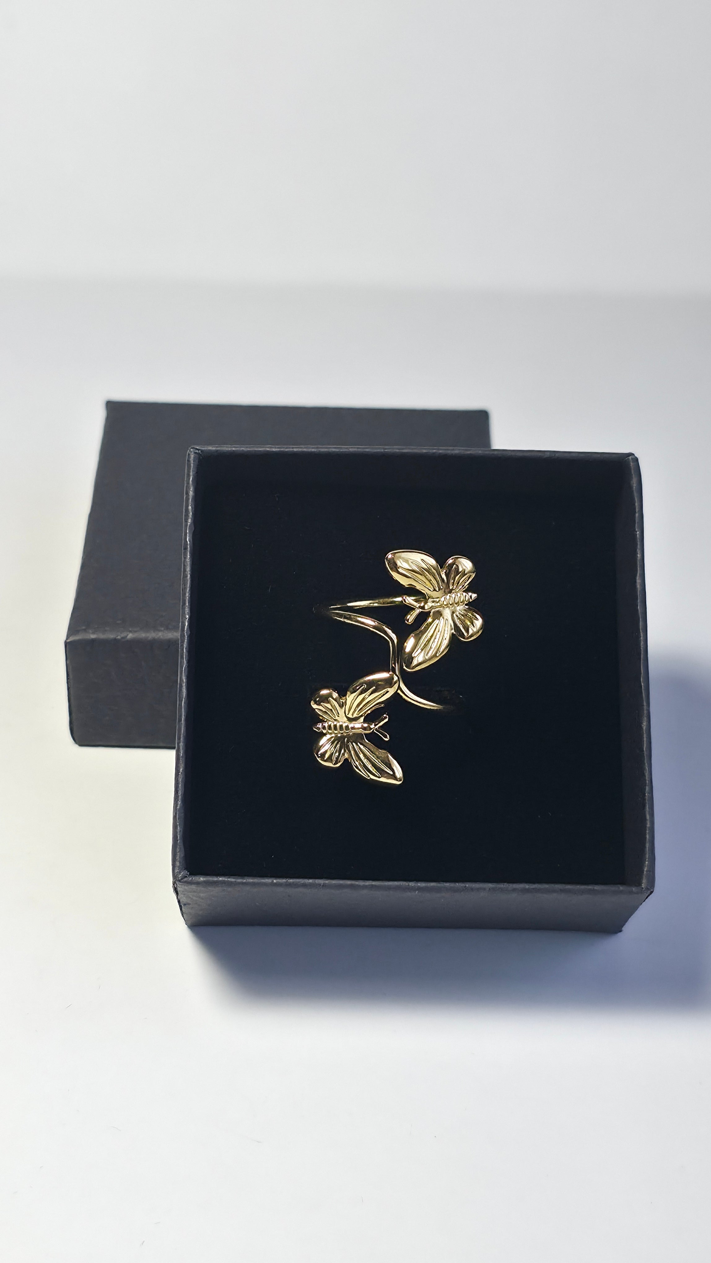 Anillo con doble mariposa