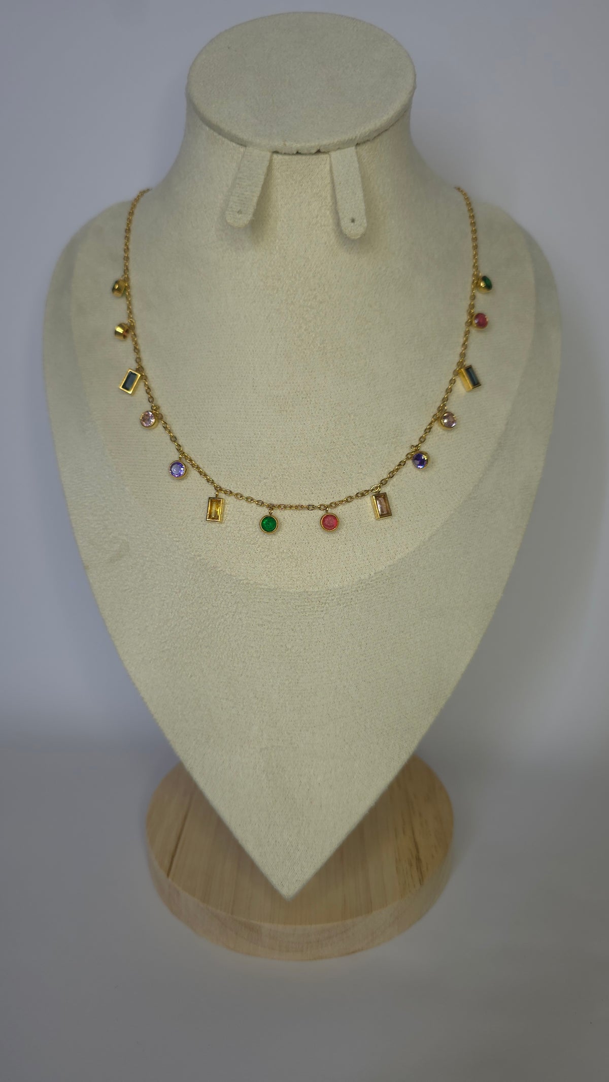 Conjunto collar piedra colores con 2 anillos