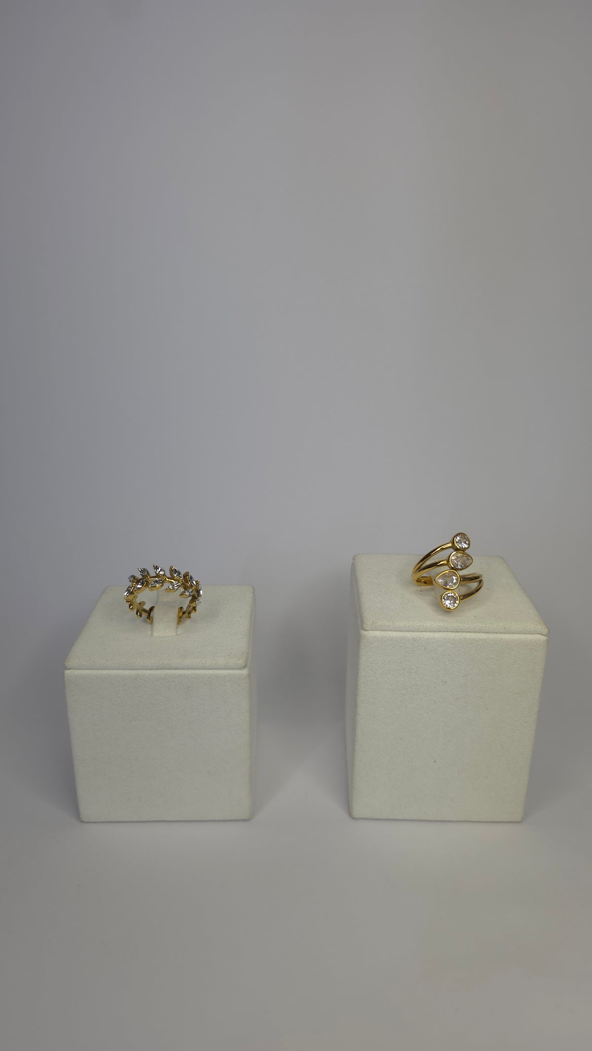 Conjunto collar piedra colores con 2 anillos