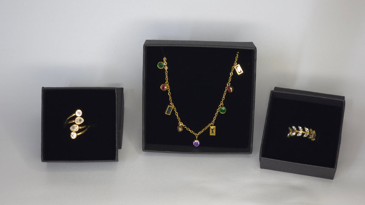 Conjunto collar piedra colores con 2 anillos