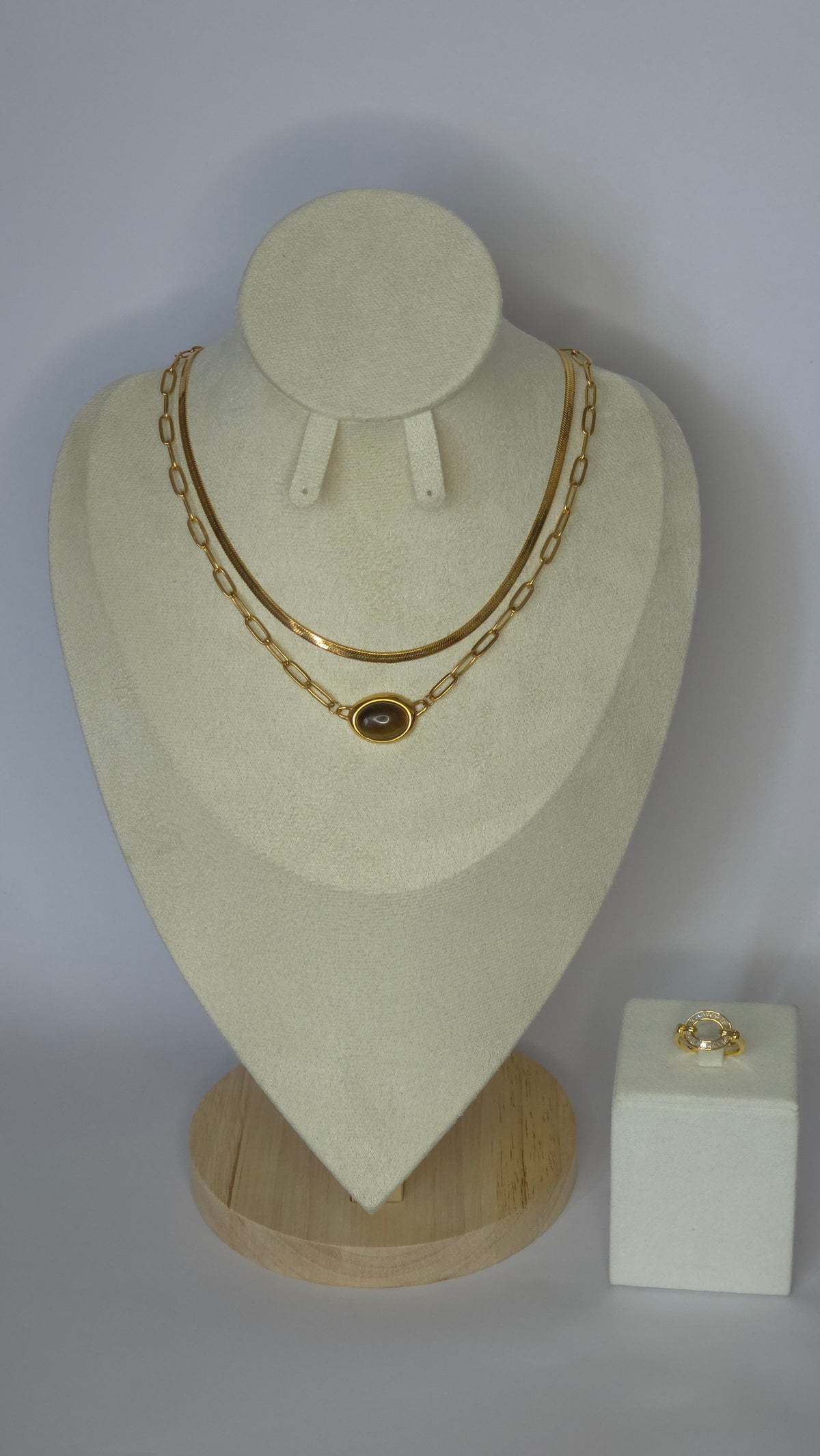 Conjunto piedra Roja con anillo ovalado