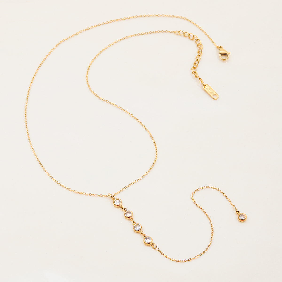 Colgante de circonita blanca y cadena en Y