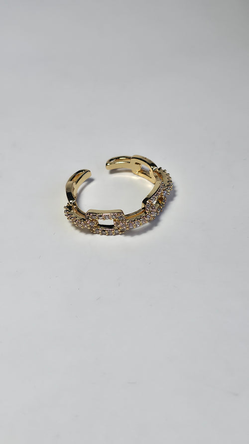 Anillo de eternidad con incrustaciones de circonita cúbica